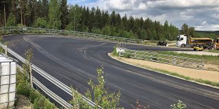 Måndag 11 juni har Mark & Grund AB asfalterat om velodromen på Pengfors. 
???? Roland "Mikro" Åström
