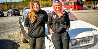 📷 MATS RAGNARSSON (arkiv)  
Lina Sundkvist (tv) och Emma Lind ser fram emot sitt Folkraceläger den 5-6 juni som anordnas tillsammans med MS Umeå och Jenny Söderholm. Tio anmälda fram till dagens datum.