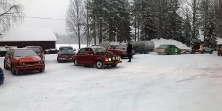 📷 JANNE CARLSON December månad innebär TUSS arrangerad av Vännäs MK. Detta år i garaget hos Roland Johansson, Brännfors.