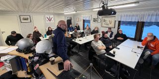 📷 MATS RAGNARSSON Stort intresse för söndagens utbildning i regi av Vännäs MK under ledning av Joakim Åström.