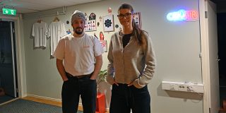 📷 MATS RAGNARSSON Christoffer Östman samt Sofia Nordin är två ödmjuka och trevliga personer som jobbar hos mediaföretaget Chillimedia AB med adress Formvägen 16 i Umeå. Med dessa två resurser gör Vännäs MK sin medvetna satsning att vilja bli ännu bättre på webben.